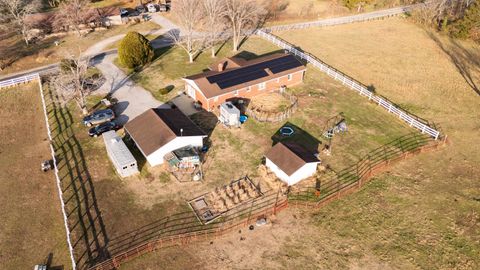 Tiny photo for 205 W Boundary Road, CrealSprng, IL 62922 (MLS # 100000075)