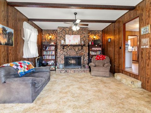 Tiny photo for 205 W Boundary Road, CrealSprng, IL 62922 (MLS # 100000075)