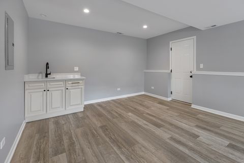 Tiny photo for 50 Kendal Road, Elk Grove Village, IL 60007 (MLS # 12366134)