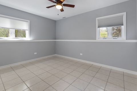 Tiny photo for 50 Kendal Road, Elk Grove Village, IL 60007 (MLS # 12366134)