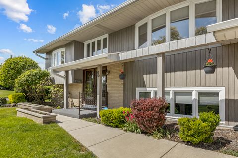 Tiny photo for 50 Kendal Road, Elk Grove Village, IL 60007 (MLS # 12366134)