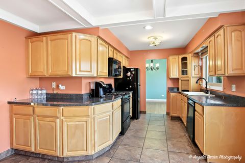 Tiny photo for 818 RUMPLE Lane, Addison, IL 60101 (MLS # 12533920)