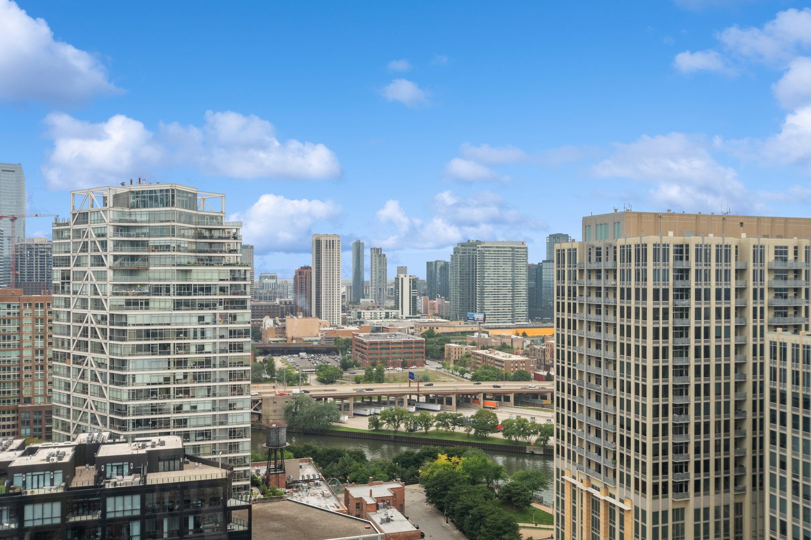 Chicago, Illinois 60654, United States, 2 Bedrooms Bedrooms, ,2 BathroomsBathrooms,Residential,Active,216343