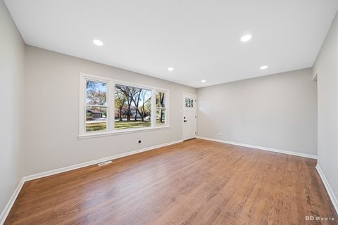 Tiny photo for 6205 Belmont Road, Downers Grove, IL 60516 (MLS # 12517869)