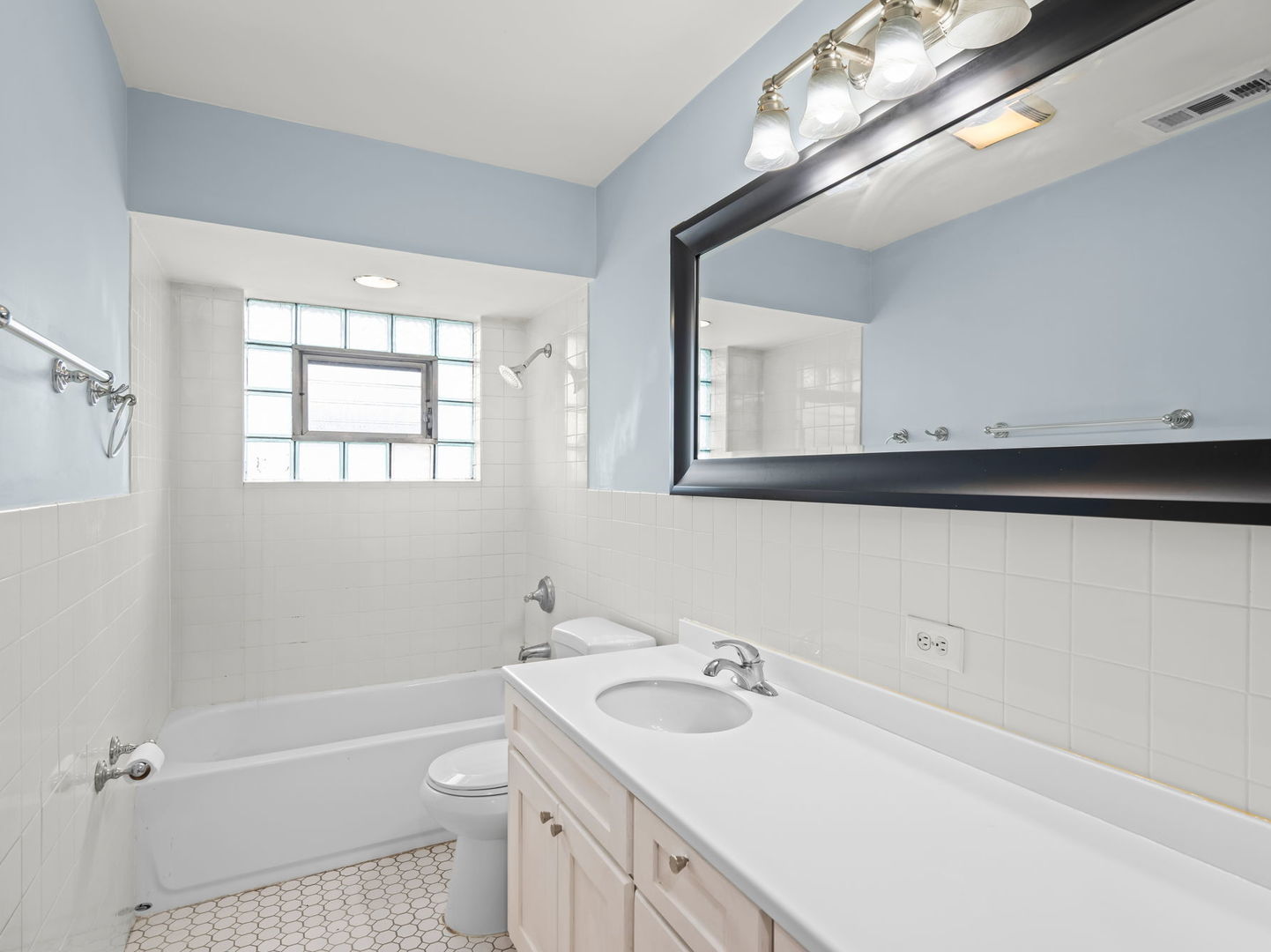 7662 Enfield Avenue, Morton Grove, IL 60053 — MLS #12649919 — photo 15 of 27