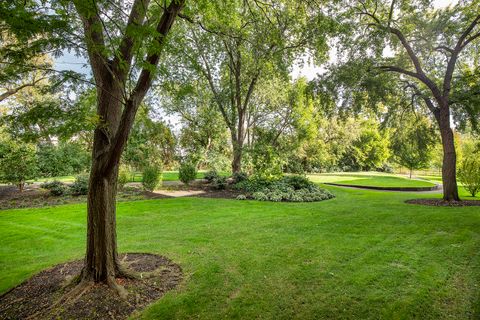 Tiny photo for 1621 Mission Hills Road #104, Northbrook, IL 60062 (MLS # 12489123)