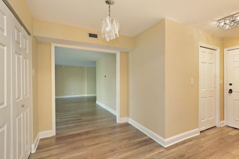 Tiny photo for 1621 Mission Hills Road #104, Northbrook, IL 60062 (MLS # 12489123)