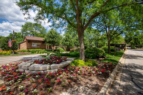 Tiny photo for 1621 Mission Hills Road #104, Northbrook, IL 60062 (MLS # 12489123)