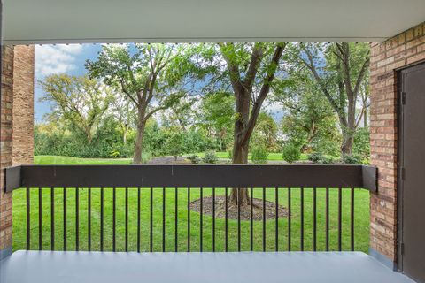 Tiny photo for 1621 Mission Hills Road #104, Northbrook, IL 60062 (MLS # 12489123)