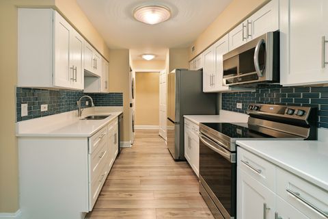 Tiny photo for 1621 Mission Hills Road #104, Northbrook, IL 60062 (MLS # 12489123)