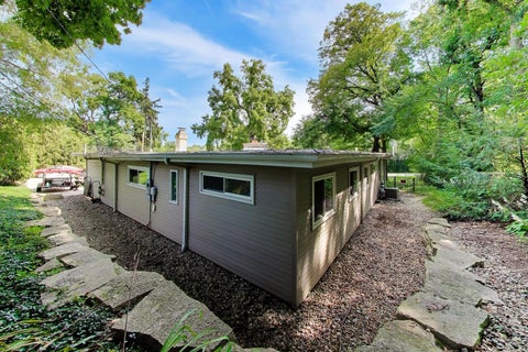Tiny photo for 1001 Geneva Road, St. Charles, IL 60174 (MLS # 12750654)