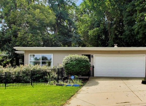 Tiny photo for 1001 Geneva Road, St. Charles, IL 60174 (MLS # 12750654)