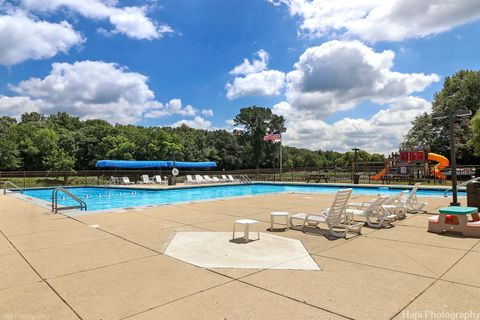 Tiny photo for 36 Bermuda Colony #6, Fox Lake, IL 60020 (MLS # 12501388)