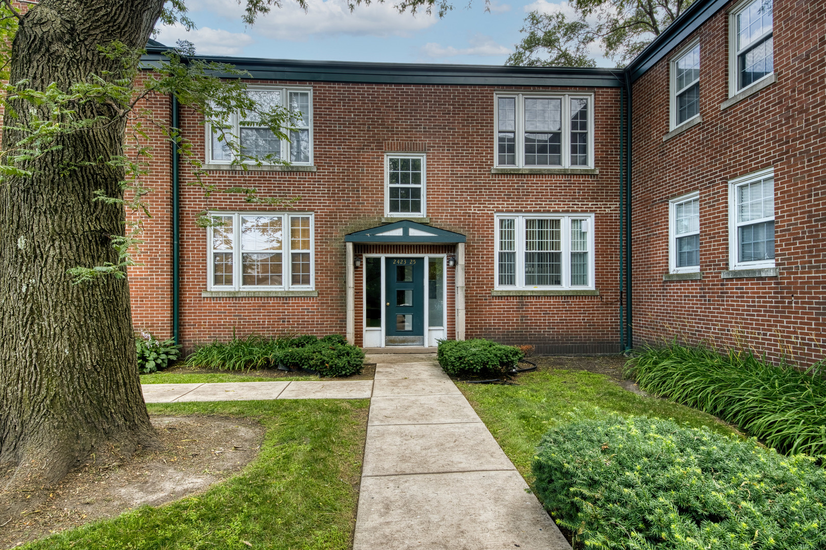 2425 W Fitch Avenue 2