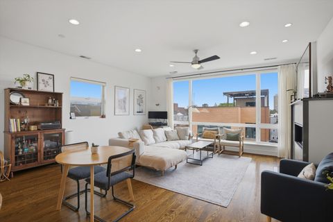Tiny photo for 1521 W FRY Street #4, Chicago, IL 60642 (MLS # 12637579)