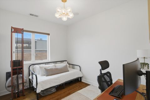 Tiny photo for 1521 W FRY Street #4, Chicago, IL 60642 (MLS # 12637579)