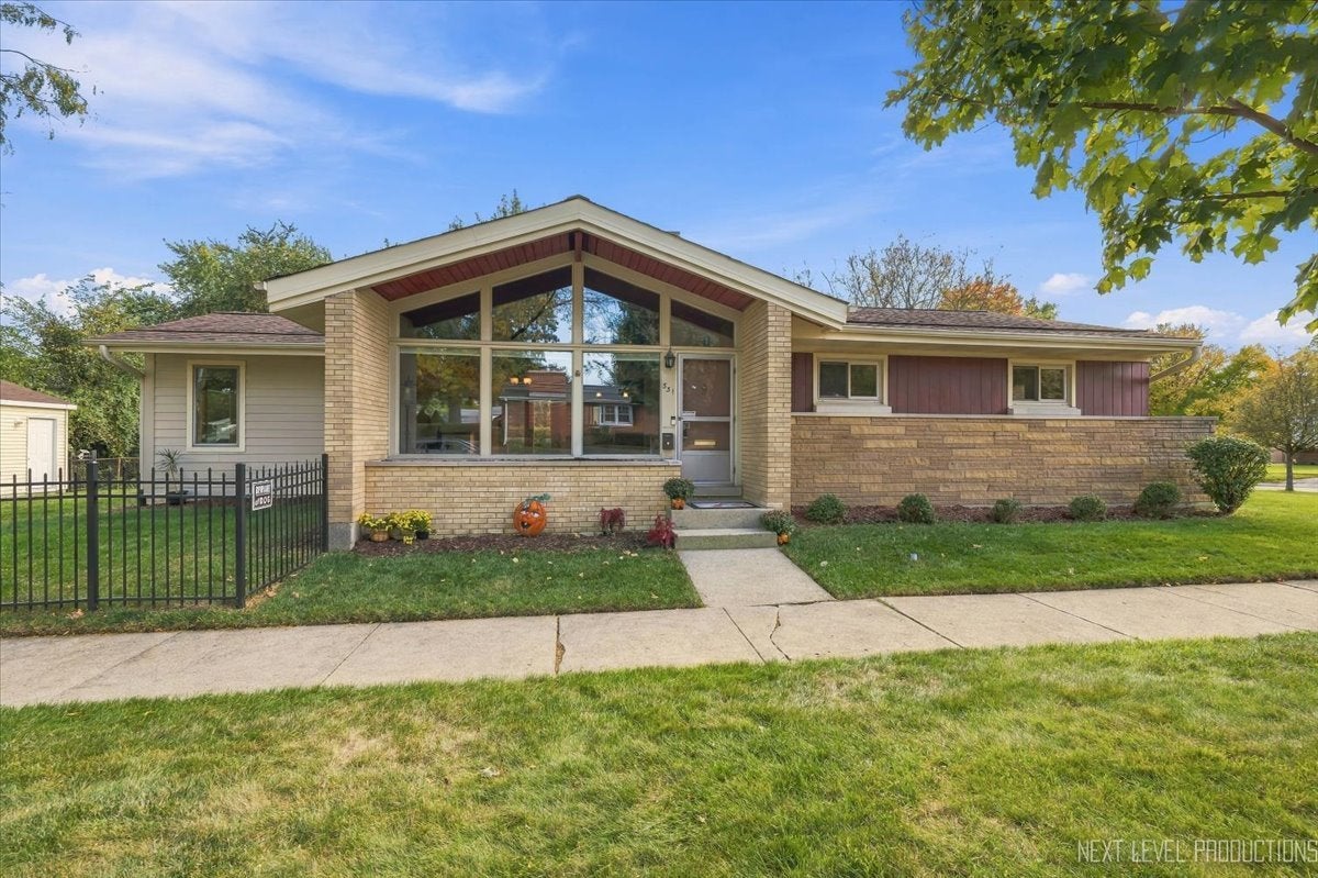 331 E View Street