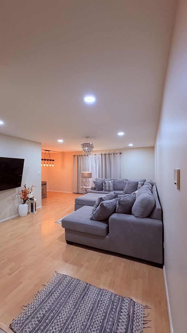 9147 S Roberts Road 205