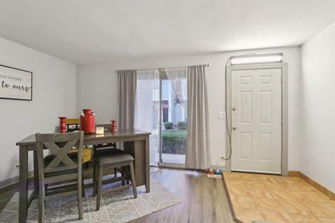 Tiny photo for 634 Robin Court, Grayslake, IL 60030 (MLS # 12502472)