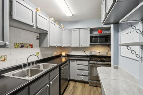 Tiny photo for 634 Robin Court, Grayslake, IL 60030 (MLS # 12502472)