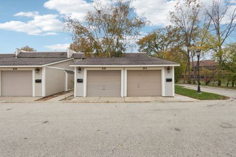 Tiny photo for 634 Robin Court, Grayslake, IL 60030 (MLS # 12502472)