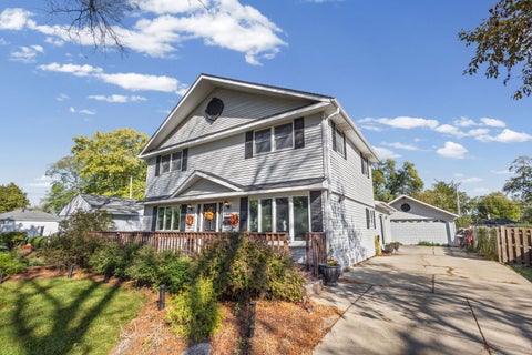 Tiny photo for 2104 Bluebird Lane, Rolling Meadows, IL 60008 (MLS # 12790790)