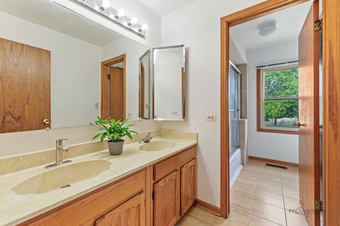 Tiny photo for 705 Partridge Drive, Schaumburg, IL 60193 (MLS # 12700541)