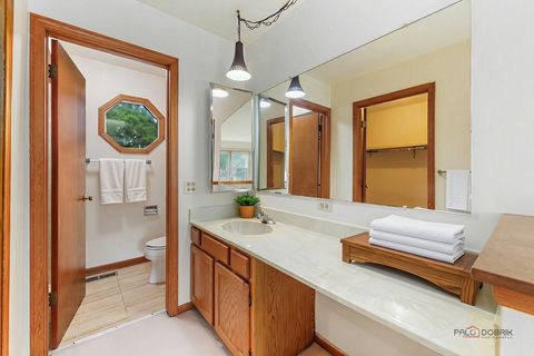 Tiny photo for 705 Partridge Drive, Schaumburg, IL 60193 (MLS # 12700541)