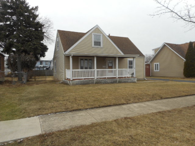 221 E Dickens Avenue