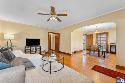 Tiny photo for 2424 DAVIE Street, Davenport, IA 52804 (MLS # QC4267590)