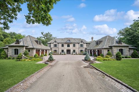 Photo of 24 Bridlewood Road, Northbrook, IL 60062 (MLS # 12471601)