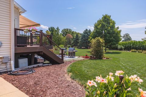 Tiny photo for 29 Cloverhill Circle, Bloomington, IL 61705 (MLS # 12584335)