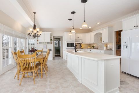 Tiny photo for 29 Cloverhill Circle, Bloomington, IL 61705 (MLS # 12584335)