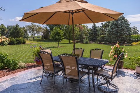 Tiny photo for 29 Cloverhill Circle, Bloomington, IL 61705 (MLS # 12584335)