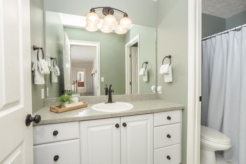 Tiny photo for 29 Cloverhill Circle, Bloomington, IL 61705 (MLS # 12584335)