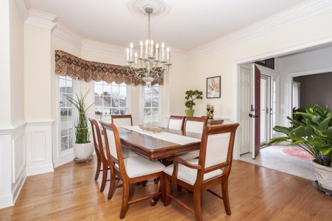 Tiny photo for 29 Cloverhill Circle, Bloomington, IL 61705 (MLS # 12584335)