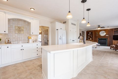 Tiny photo for 29 Cloverhill Circle, Bloomington, IL 61705 (MLS # 12584335)