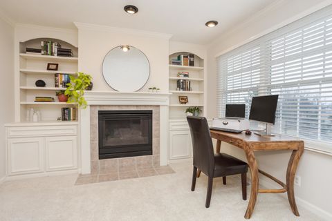 Tiny photo for 29 Cloverhill Circle, Bloomington, IL 61705 (MLS # 12584335)