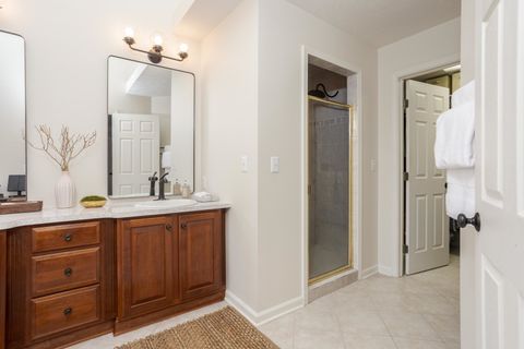 Tiny photo for 29 Cloverhill Circle, Bloomington, IL 61705 (MLS # 12584335)