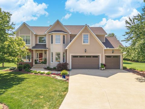 Photo of 29 Cloverhill Circle, Bloomington, IL 61705 (MLS # 12584335)