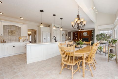 Tiny photo for 29 Cloverhill Circle, Bloomington, IL 61705 (MLS # 12584335)