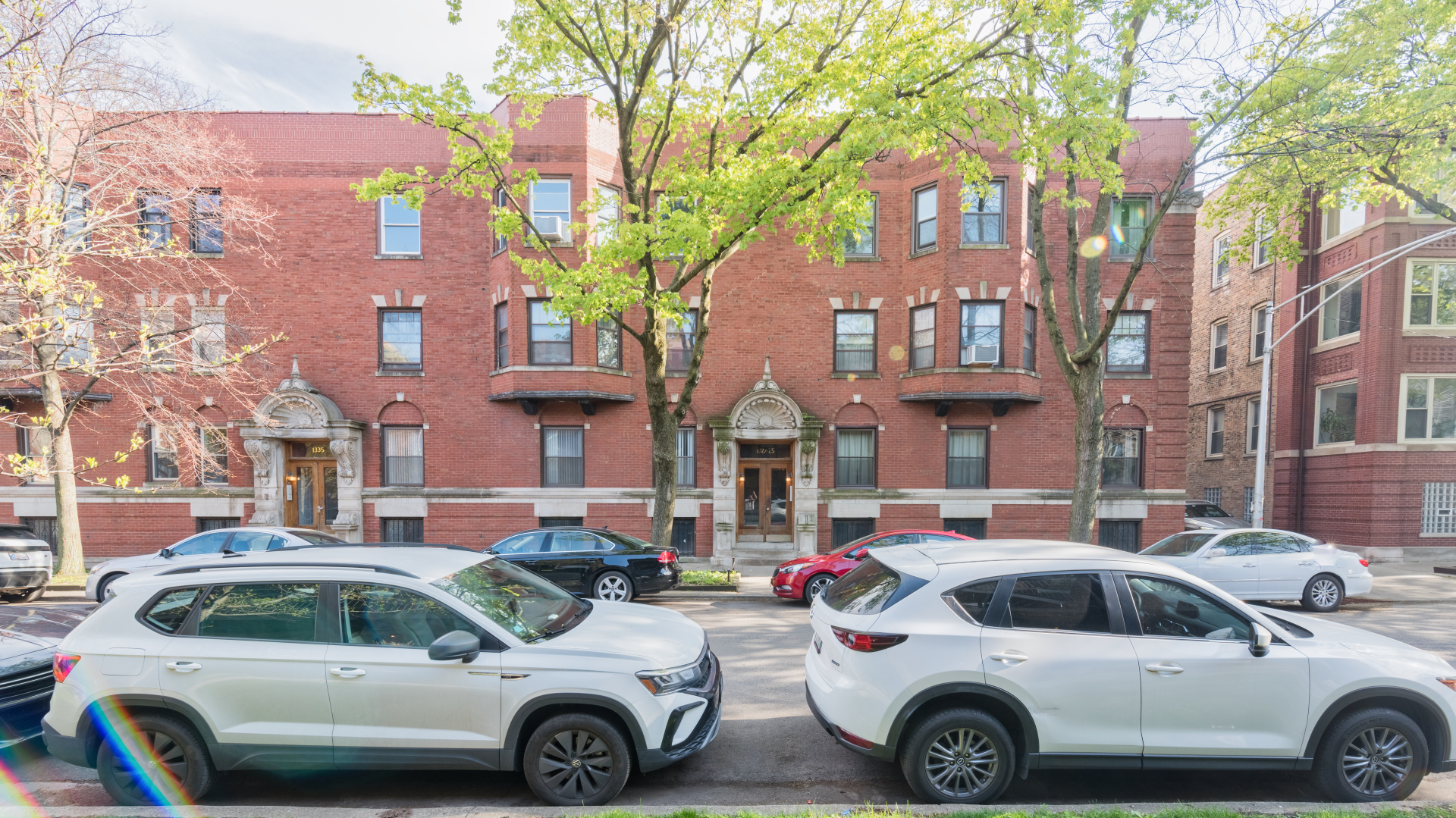 1327 E 52nd Street 302