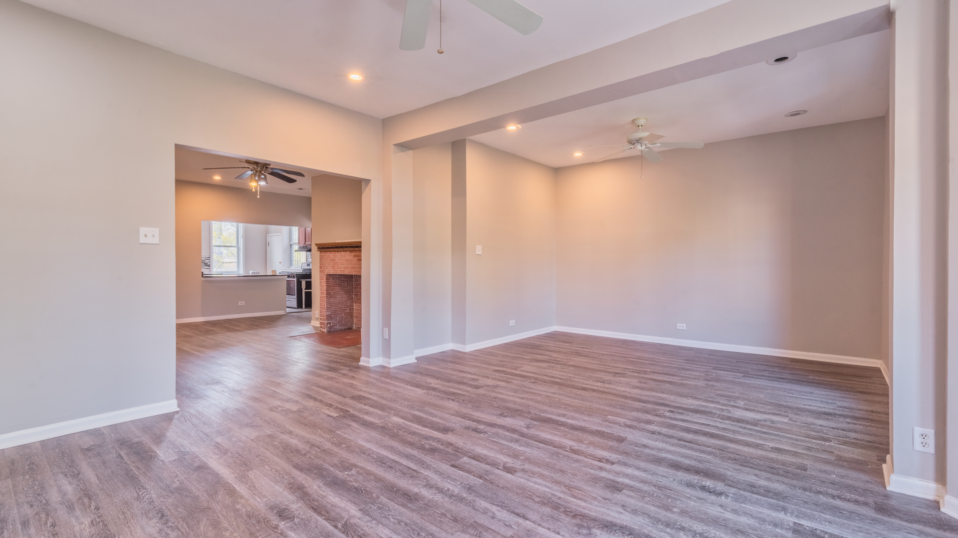1327 E 52nd Street 302
