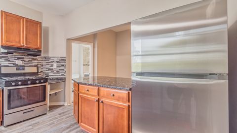 Tiny photo for 1327 E 52nd Street #302, Chicago, IL 60615 (MLS # 12563113)