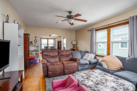 Tiny photo for 414 45th Street, Moline, IL 61265 (MLS # 12621958)