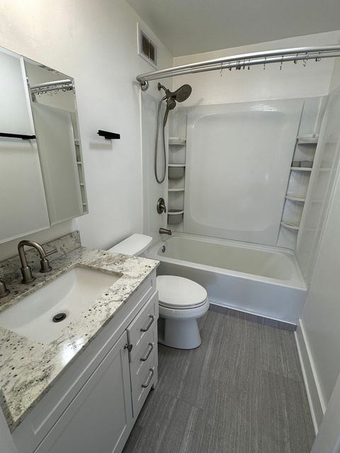 Tiny photo for 5415 N Sheridan Road #5414, Chicago, IL 60640 (MLS # 12490818)