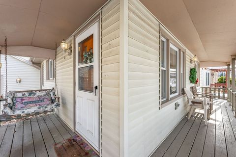 Tiny photo for 303 N Elmwood Avenue, Wood Dale, IL 60191 (MLS # 12529539)