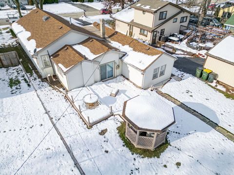 Tiny photo for 303 N Elmwood Avenue, Wood Dale, IL 60191 (MLS # 12529539)