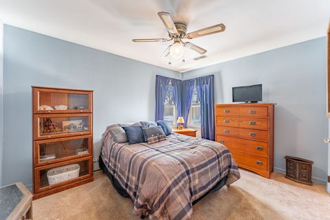 Tiny photo for 303 N Elmwood Avenue, Wood Dale, IL 60191 (MLS # 12529539)