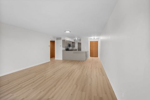 Tiny photo for 5840 W Lawrence Avenue #405, Chicago, IL 60630 (MLS # 12514051)